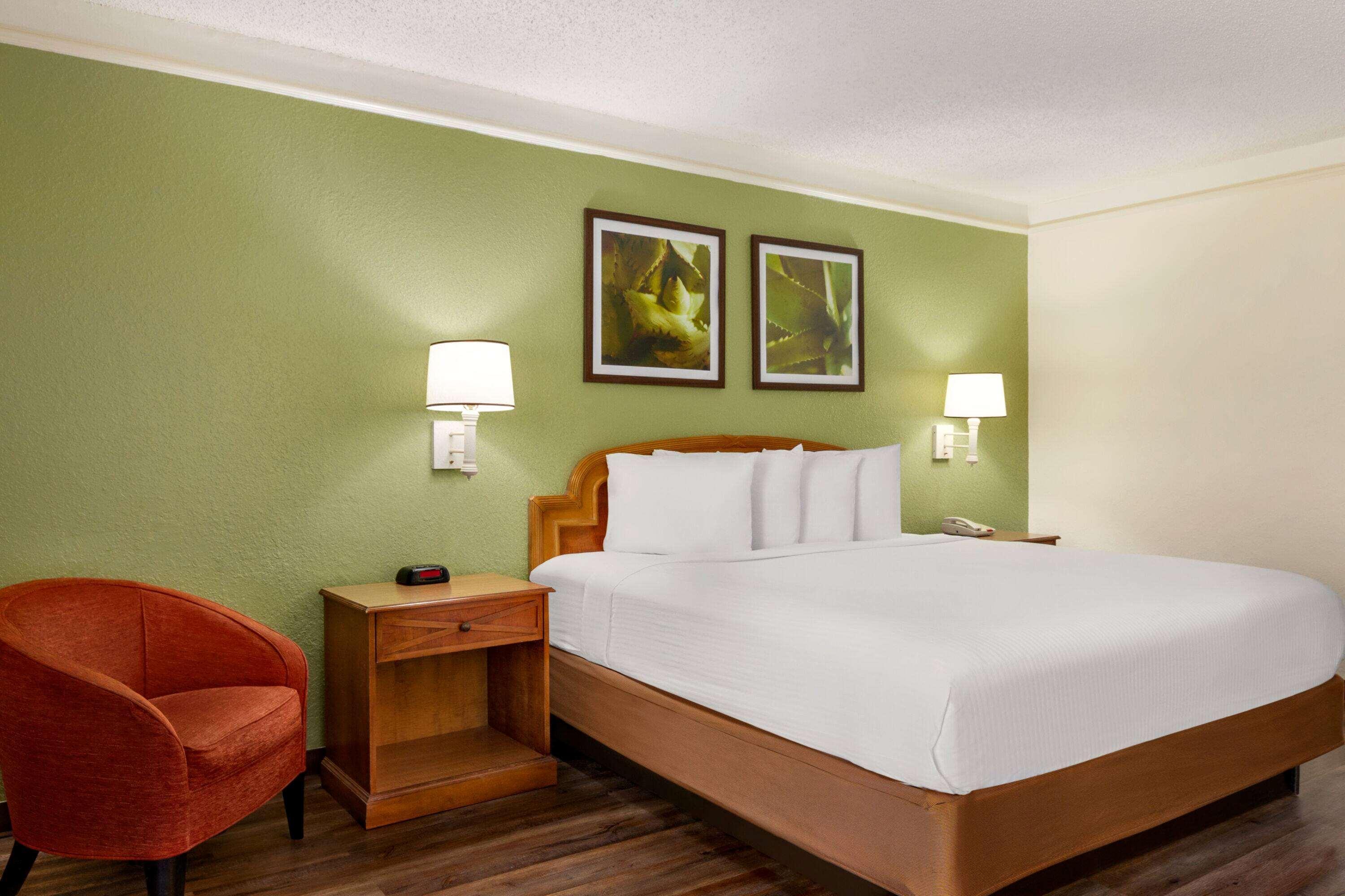 Baymont By Wyndham Daytona Beach - Intl Speedway Esterno foto