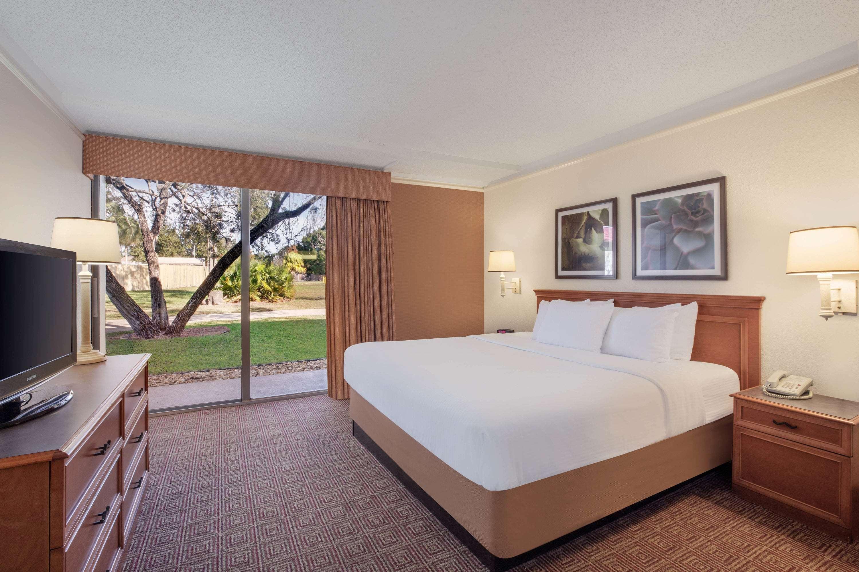 Baymont By Wyndham Daytona Beach - Intl Speedway Esterno foto