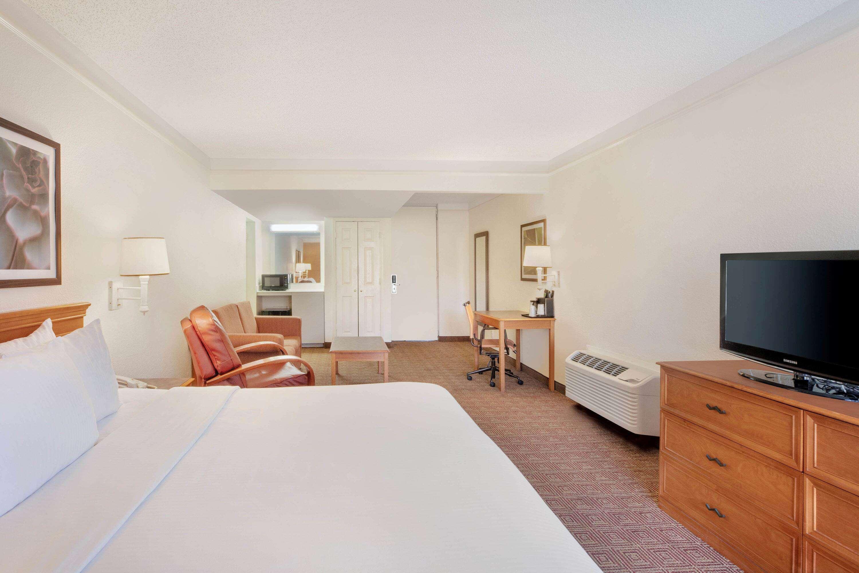 Baymont By Wyndham Daytona Beach - Intl Speedway Esterno foto