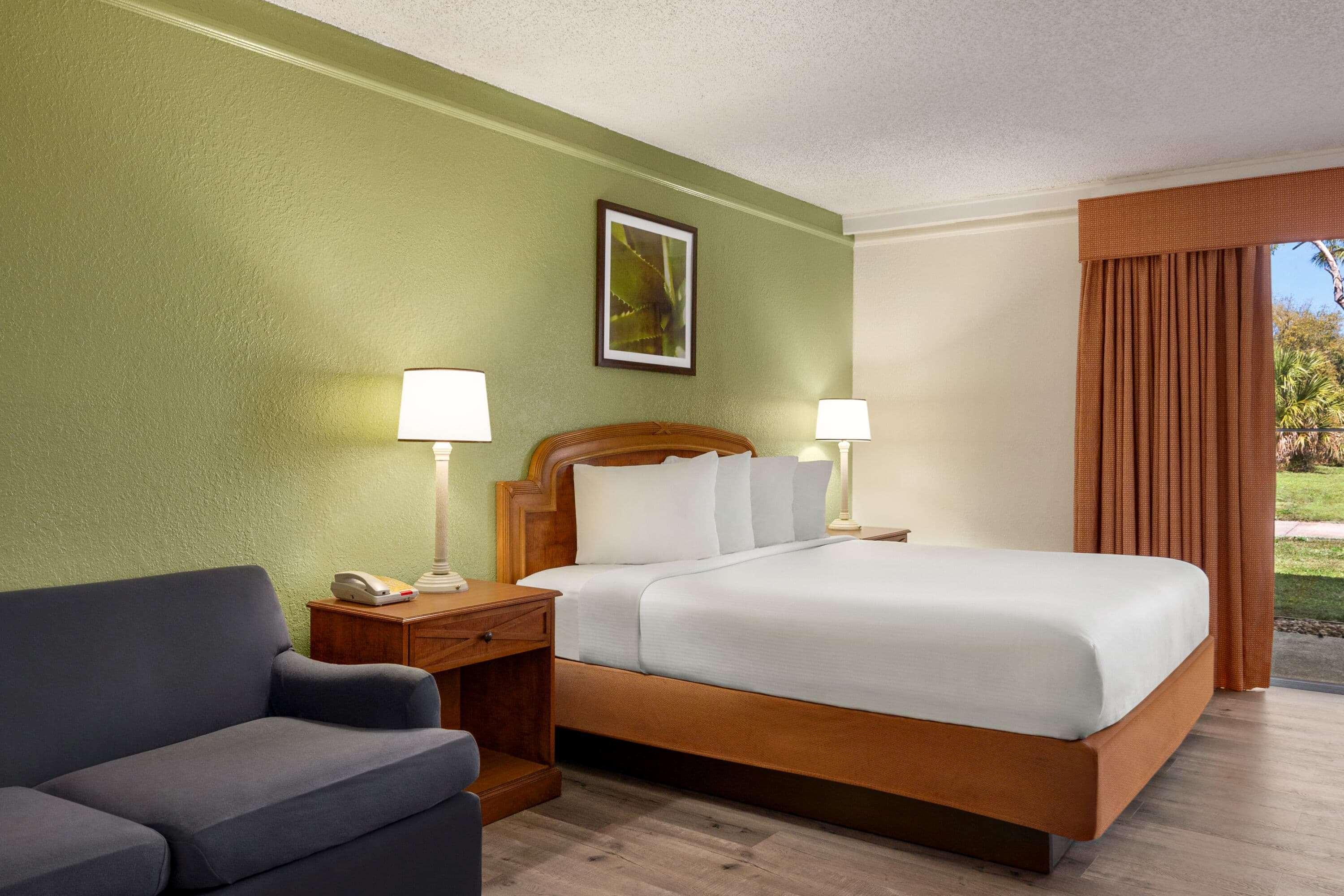 Baymont By Wyndham Daytona Beach - Intl Speedway Esterno foto